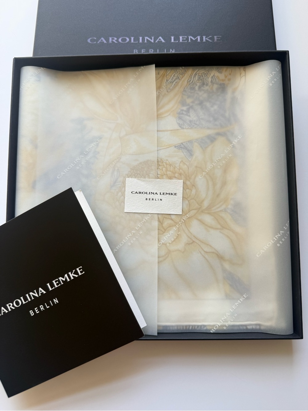 NEW Carolina Lemke Secret Paradise Printed Mulberry Silk Scarf - Picture 3 of 10